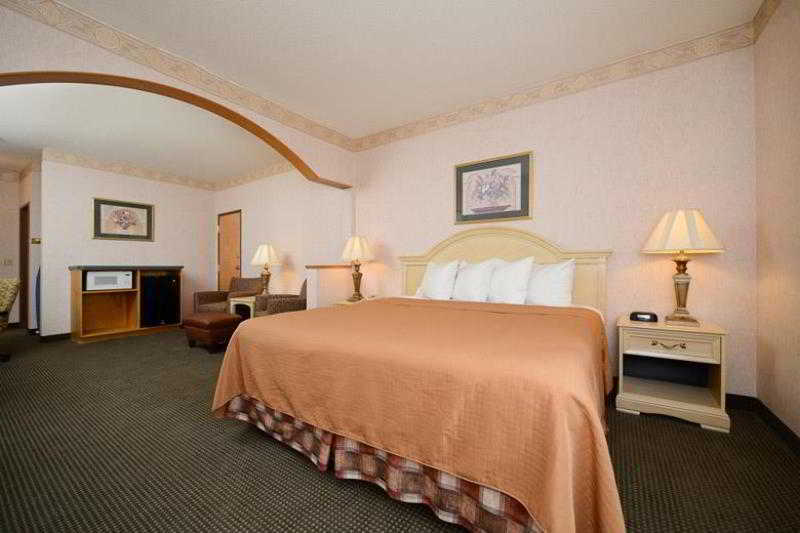 Best Western Circus City Inn Peru Екстериор снимка